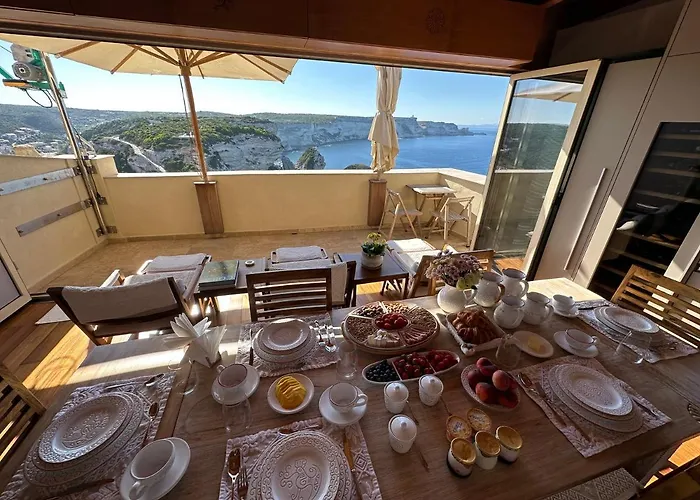 Entre Ciel Et ホームステイ ボニファシオ