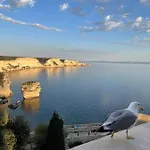 Entre Ciel Et Bonifacio (Corsica)