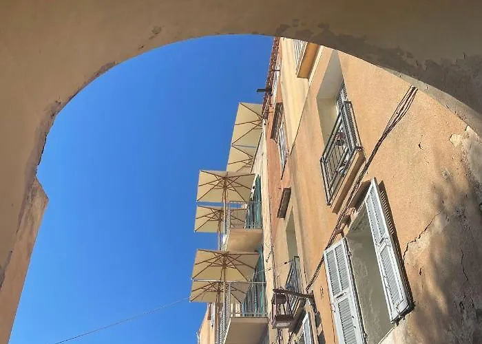 Entre Ciel Et Bonifacio (Corsica)